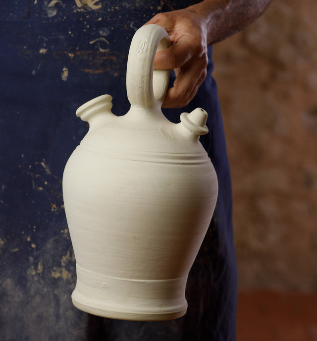 Botijo cerámica barro para el agua vino estilo antiguo fabricado a mano por  un alfarero de Granada